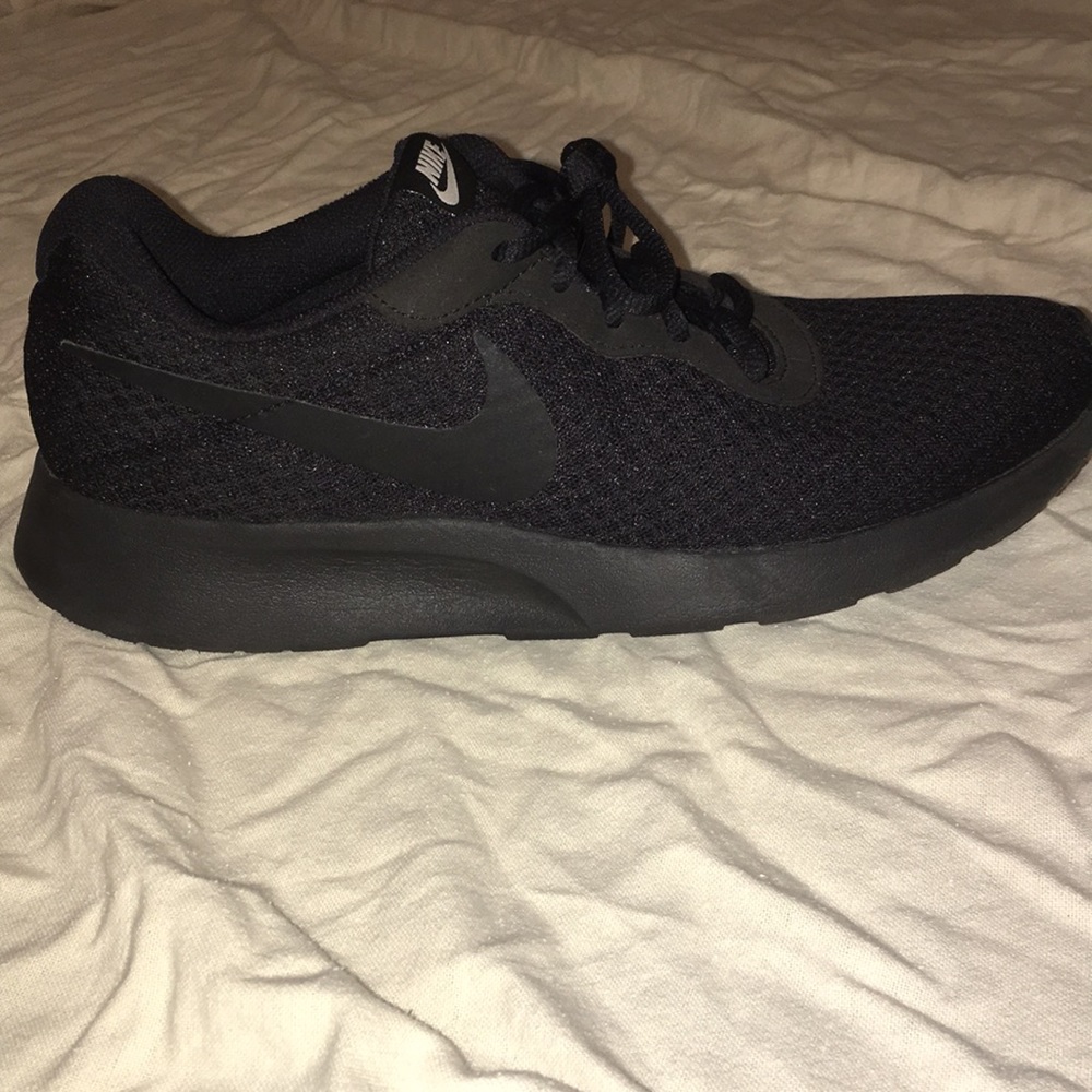 Nike Tanjun Shoes